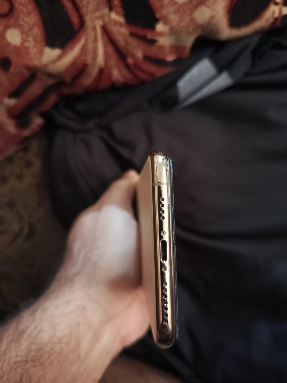 11برو ماكس ذهبي 64g ب76 شحنه يوم كامل جهاز استخدام شخصي مرتب ماشايف مصلح وما مبدل بي اي شي بس للامانه بلتحديث من احد يتصل عليه اله افتح سبيكر او سماعه يلا اكدر اسمعه ماعرف احتمال تتصلح بلتحديثات الجايه 
سعره 300 مكاني بغداد الدوره