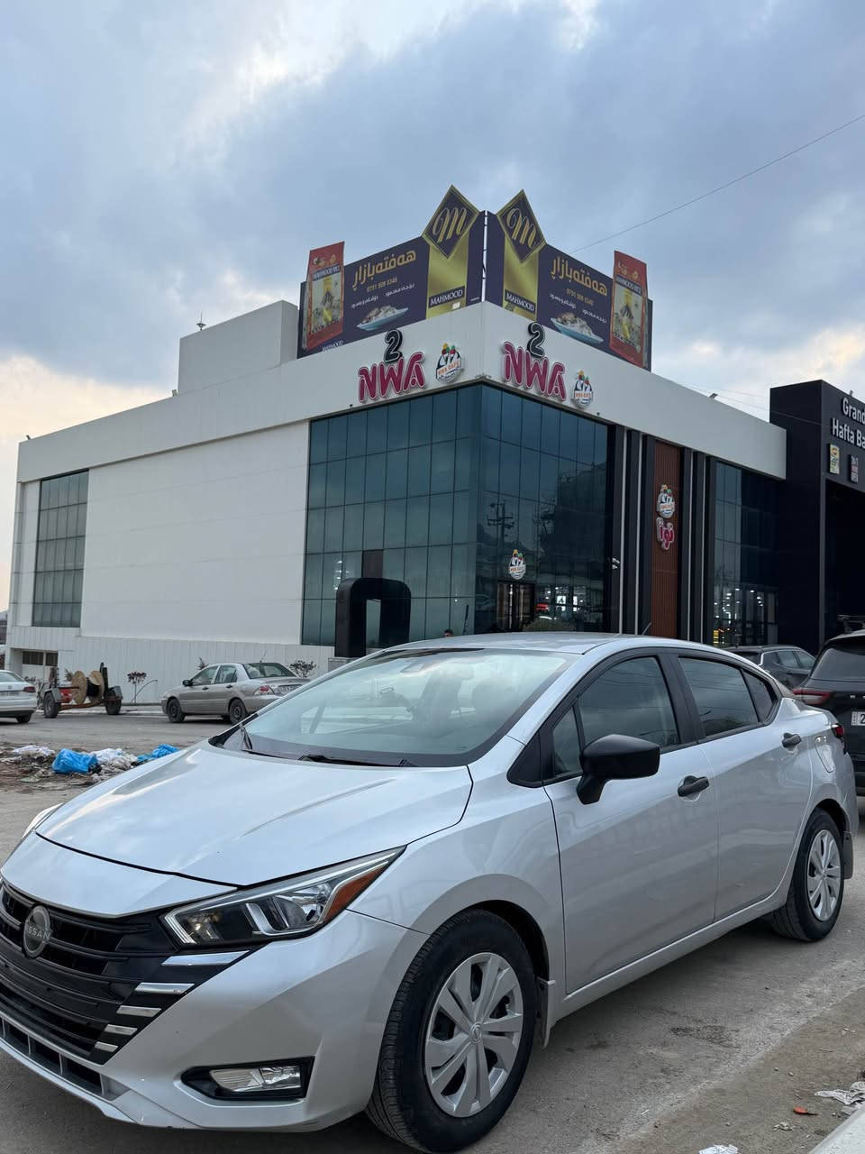 نیسان ڤێرسا ٢٠٢٣ مواسەفات S ڕاداری پشت و پێش سەیارەکە زۆر جوان و پاکە ٢ پارچەیی بۆیاخە بێ ناو بێ ئیرباگ کاتیە کاتیەکەی نەشکاوە کاتی ٣ مانگی لەگەڵە بەشەرتی ئەوەیی یەک دینار مەسرەفی تێدا نەبێت 
ژم.*********** رانية, السليمانية
