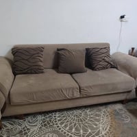 طقم تركي • يفتح سرير • بحاجة تصليح