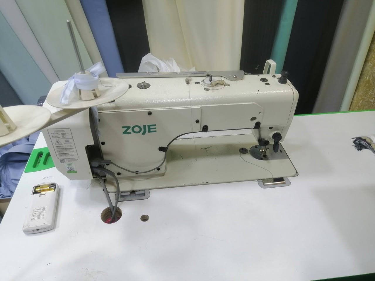 سلام عليكم مكينه للبيع نوع زوجي كاتم نضافة ٨٠ بلميه استخدام قليل السعر ٣٥٠ الف وبيها مجال مكاني النجف السوق الكبير موبايل *********** الشراي يخابرني غير متواجد خاص
