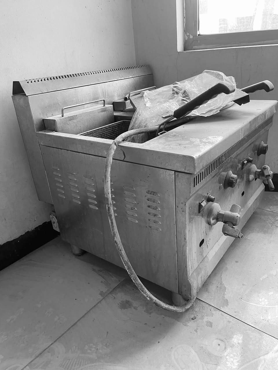 أغراض للبيع الاتصال على ***********
