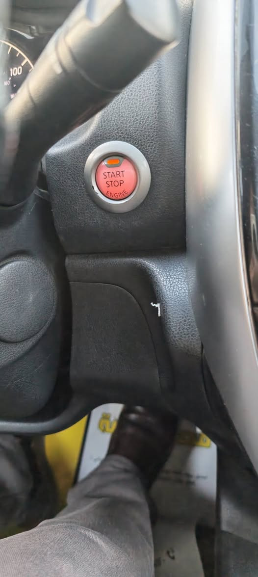 فيرسا نوت 2015  ماشية 120 الف كيلو بيها ٤ قطع صبغ. رقم كربلاء. بصمة. كامرا. تدفئة كشنات. السعر 7500$ وبيها مجال. للتواصل ***********
