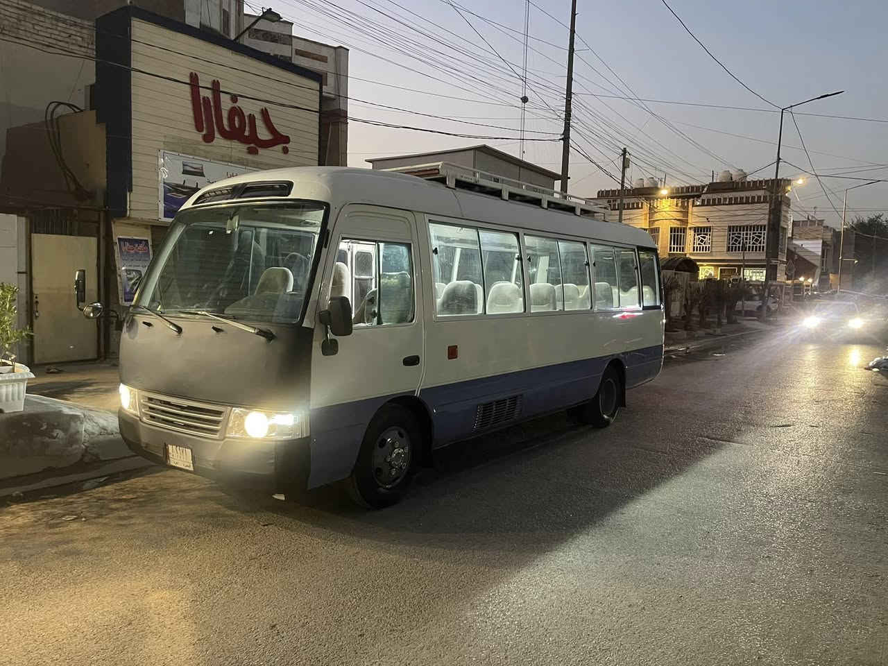 السلام عليكم كوستر للبيع 2009
سياره كفاله عده طخه الي موضحه بل صوره
مكينه تنقيص قليل اكسل ونه قليله
صدر خلفي امامي كلا جديد 
نوزلات بلكات مجاول كلا جديد
سياره خير من الله
سعر240 /
***********
