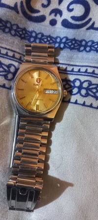 ساعه للبيع تلفون ٠٧٧١٦٦٤٩٩٤٠ مكاني بغداد الاورفلي  السعر ١٠٠ الف