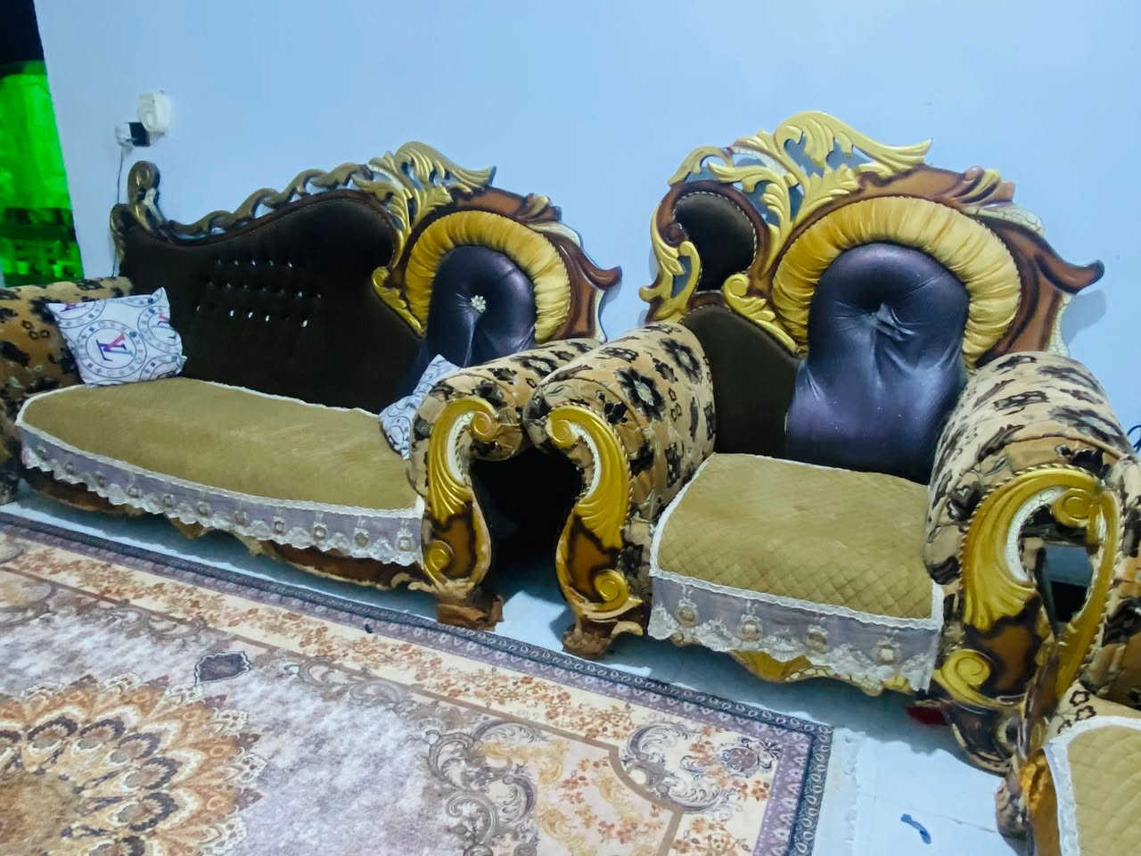 سلام عليكم
تخم ملكي 

نضيف وتزكام 

5 قطع الرجل مفطوره

وسعر 250 وبي مجال 

للاستفسار ع هاذا لرقم ***********
