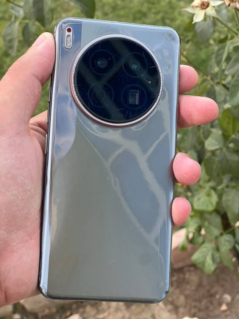 Tecno Camon 40 Premier 5G
جهاز شرط ذاكره256
رام24
ببجي120فريم
شاشا144هيرتز
كاميره100اكس زوم 
نسبت البطاريه98
نضافه80 بل ميه
جهاز شرط بس كاميره اماميه شكل 
300مجال كلش بسيط
***********
