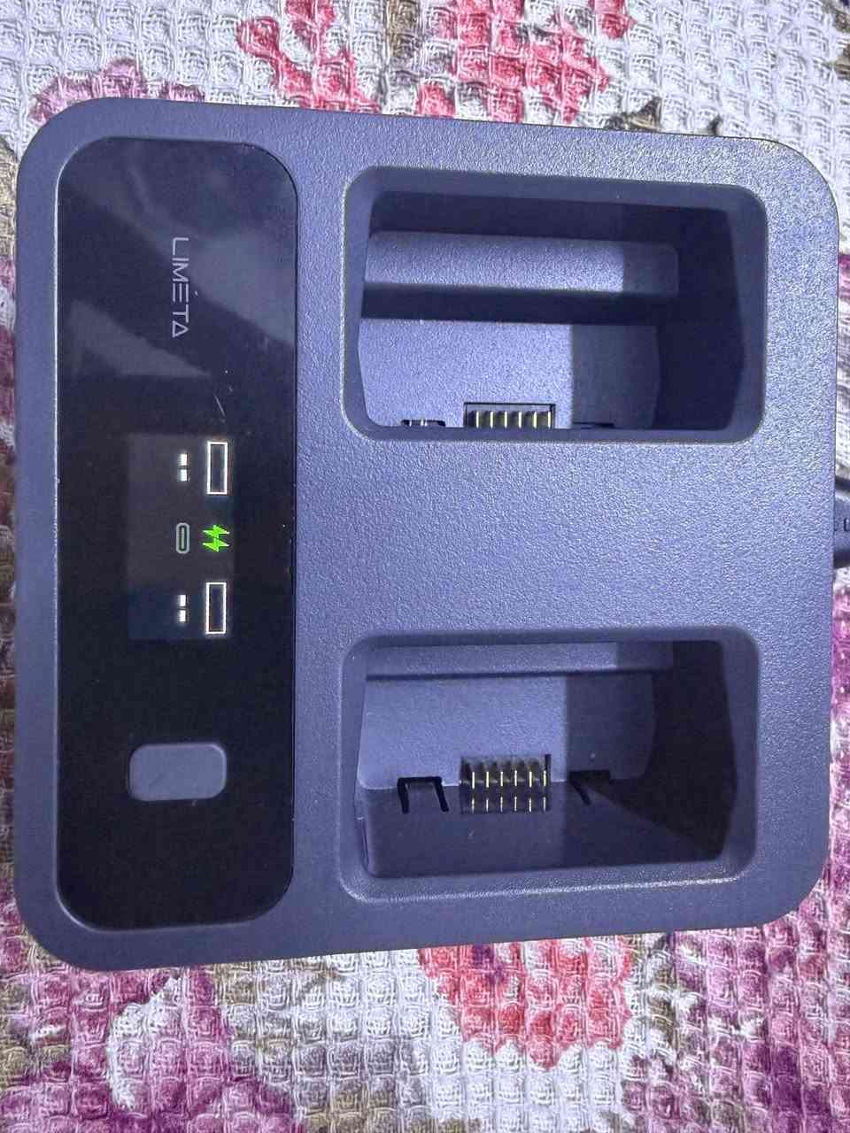 السلام عليكم حبايب للبيع

شاحن بطاريات DJi Mini3/4/5 يشحن جميع الاصدارات من من ٣ لحد مني ٥ شاحن سمارت ثنائي مزود بمروحة ومخرج ومدخل تايب سي
السعر 30.000 الف مع توصيل لكل المحافظات
***********
