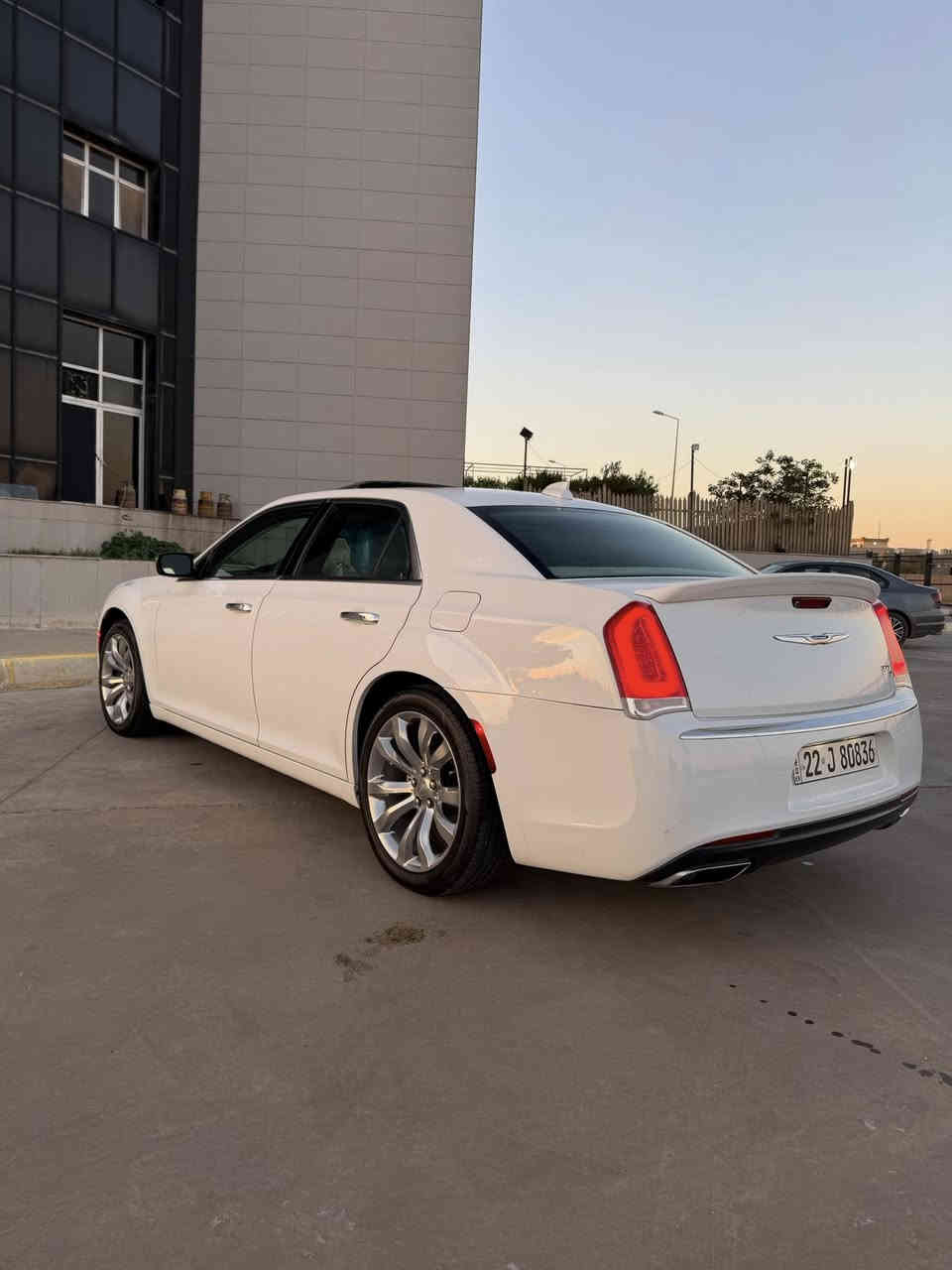 السلام عليكم سعرها 245
كرايسلر 300c 2016 
سيارة كلين تايتل مكفولة ماعدا هلال واحد صبغ..

فول مواصفات C
 سي داخل بيجي بردة خلفيه
وكشن تبريد وتدفيه

كير محرك بشرط مامفتوح برغي بيها بشرط..
سيارة ماشية 85مايل حقيقي ..

مابي نواقص سيارة جاهزز من كلشي ..
مكانى كركوك..
***********
