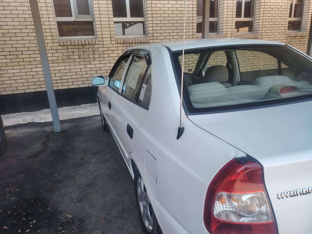 السلام وعليكم عندي فيرنا موديل 2009 السياره جاهزه من جميع النواحي حلوه السياره بيها حادث ومعمره تعمير حلو اوعارضها 58 ورقه اوهذا رقم تليفوني *********** وباسمي السياره عنواني بغداد القاهره
