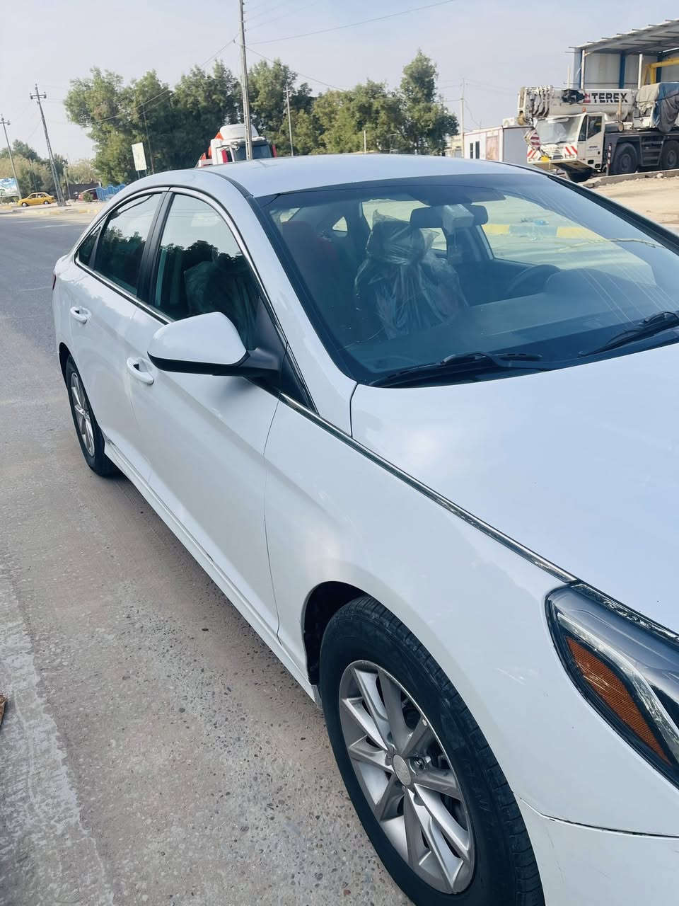 سوناتا 2019 أمريكي
بدون ايرباك وكفاله كير ومكينه 
حادثهه موضح باب مبدله نفس اللون وقبق الجنطه صبغ 
وبيها كارت حافة الجاملغ الامامي 
يعني قطعه وحده صبغ والباقي مكفول 
لا تكشير ولا بارد سياره جديده 
حداديه تبريد جاهزه كل نقص ما بيهه 
حجر بيئه بلادي كلوب جيك ممشتغل بيهه 
مواصفات عاديه تحكم ستيرن ورادار امامي وجانبي وشاشه كبيره 
السعر 139$ وبيها مجال بسيط 
مكانهه كربلاء 
*********** للأتصال او واتساب
