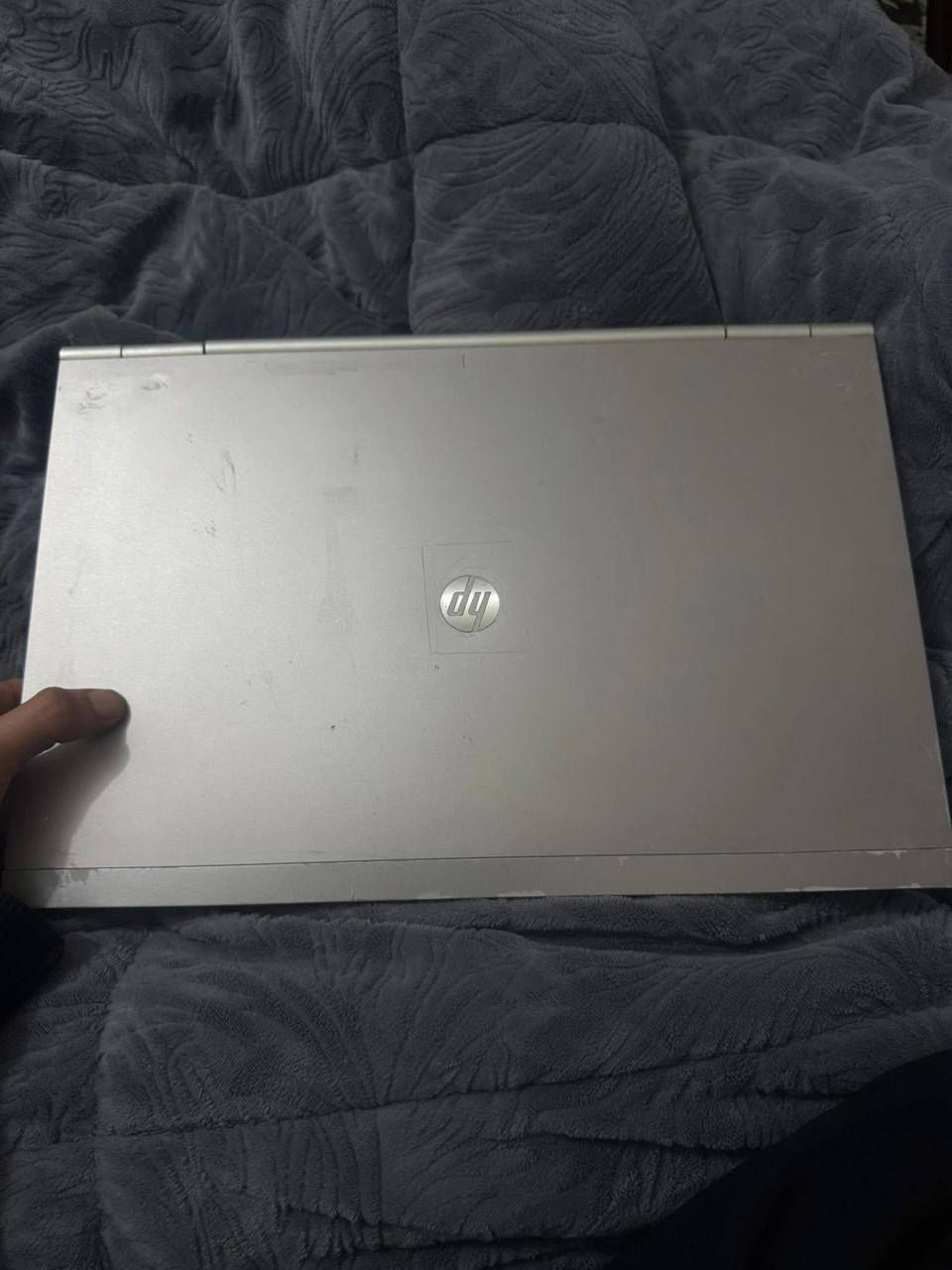 HP EliteBook 8560p
متوفر حالياً لابتوب HP EliteBook 8560p بحالة ممتازة وكامل الملحقات. جهاز مثالي للأعمال اليومية، الدراسة، وتصفح الإنترنت بسرعة وسلاسة.

💻 المواصفات الأساسية (كما هو موضح في لقطات الشاشة):

المعالج: Intel Core i5-2540M (2.60GHz، الجيل الثاني).

الذاكرة (RAM): 4 جيجا رام DDR3.

التخزين: هارد ديسك HDD بحجم 466 جيجا (500 جيجا فعلياً) - مساحة كبيرة لملفاتك!

الشاشة: شاشة كبيرة وواضحة، مثالية للأعمال (15.6 بوصة).

النظام: Windows 10 Pro 

نظافة ممتازة، 95% نظيف

الملحقات: يأتي مع شاحنته الأصلية بحالة جيدة.

الموثوقية: جهاز من فئة EliteBook المعروفة بمتانتها.

ملاحظه مهمه، سماعة الجهاز فيها وشه تحتاج الى مراجعه واصلاح

السعر 300 الف قابل للتفاوض

بغداد الرصافه جسر الصرافيه الحديدي


**إذا كنت صاحب هذا الإعلان وتريد حذفه لأي سبب، رجاءا أرسل رسالة إلى الدعم الفني**