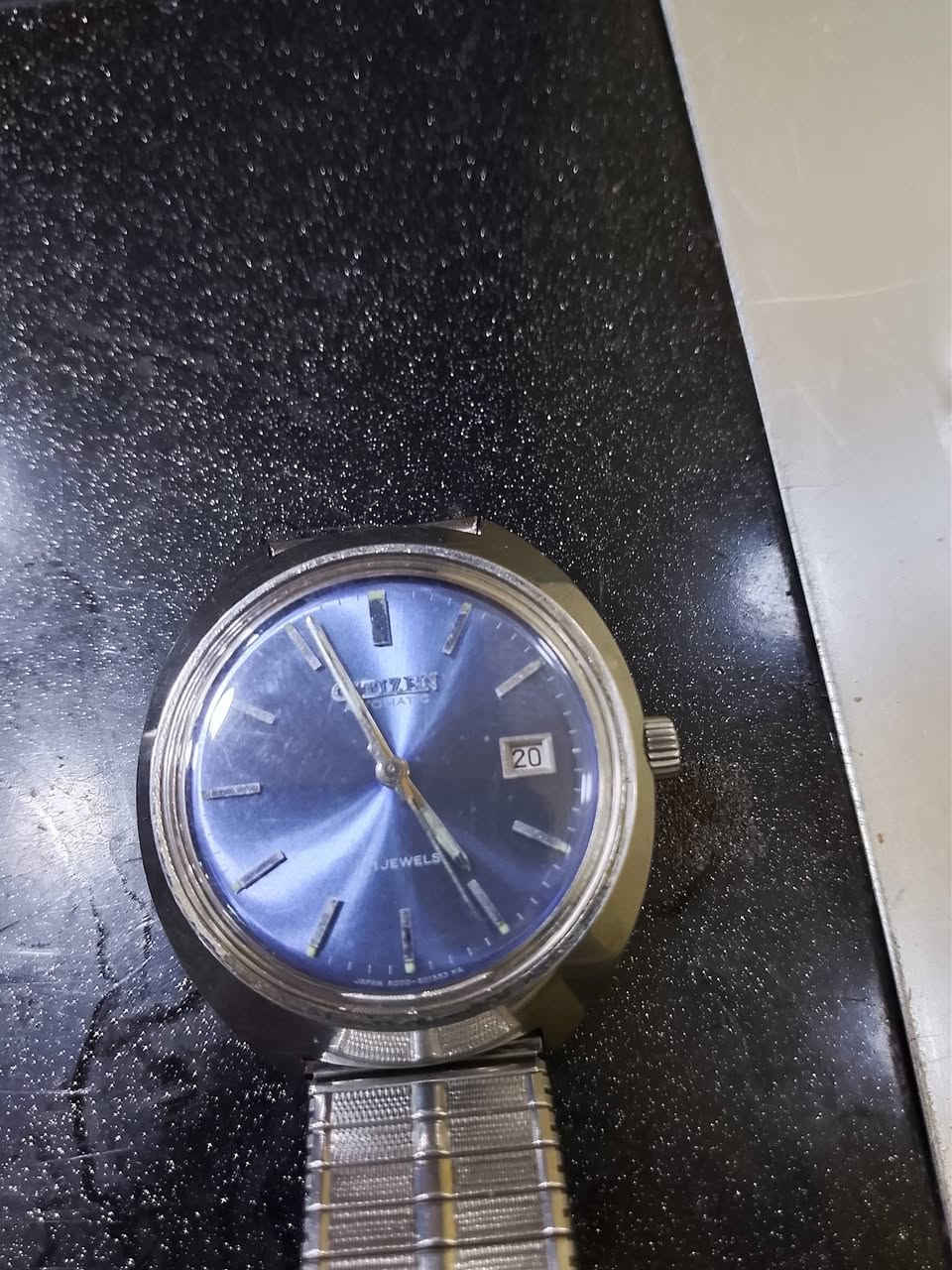 بيعه وحده 25 قطعة
القطعة الوحده ب60 دولار 
كلها نصب تكويك
رقم الهاتف ***********
