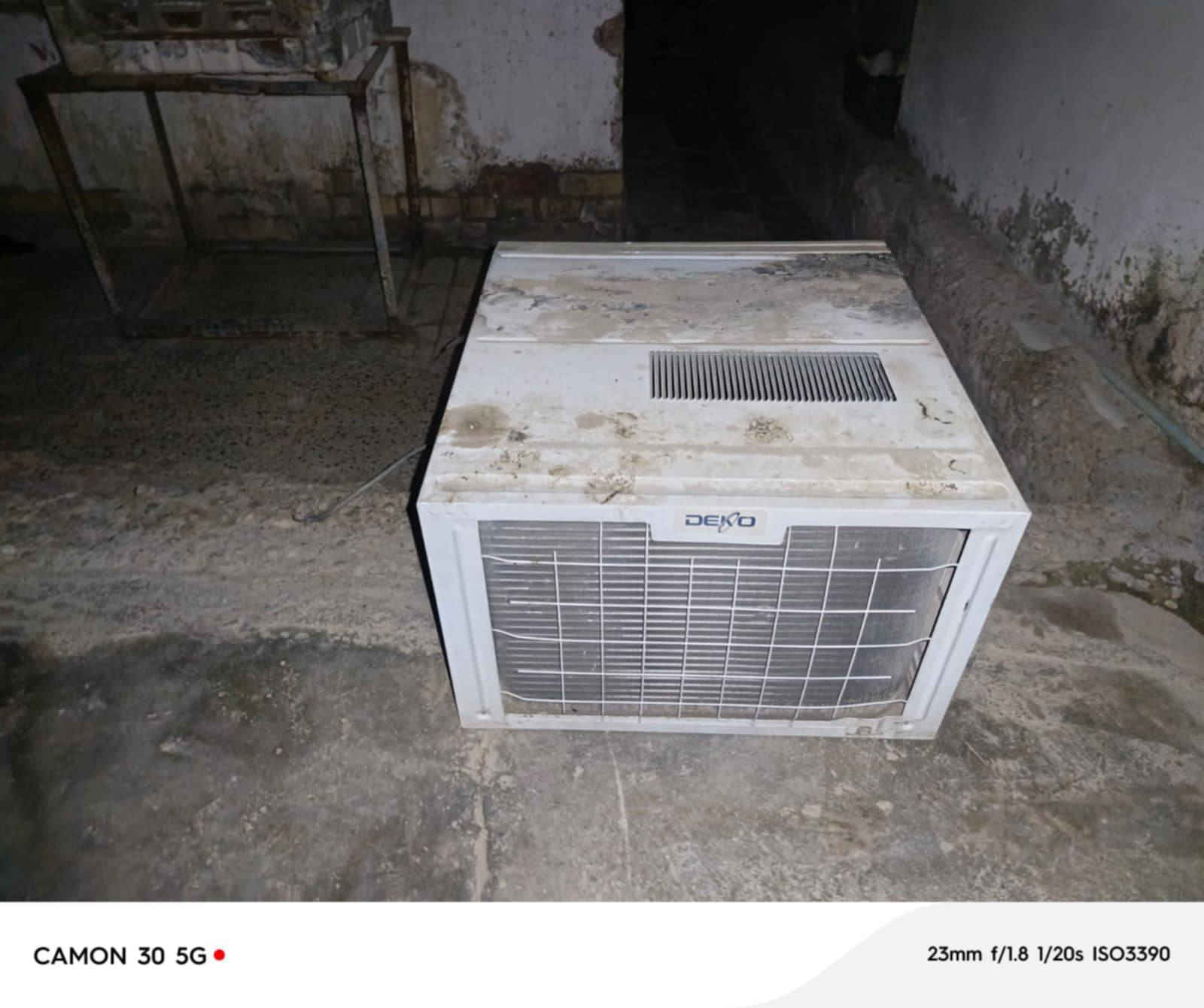 السلام عليكم مكيف بطل نضيف شغال  سعر 200 وبي مجال 
مكلف بل نشر اتصلو عل رقم ***********
