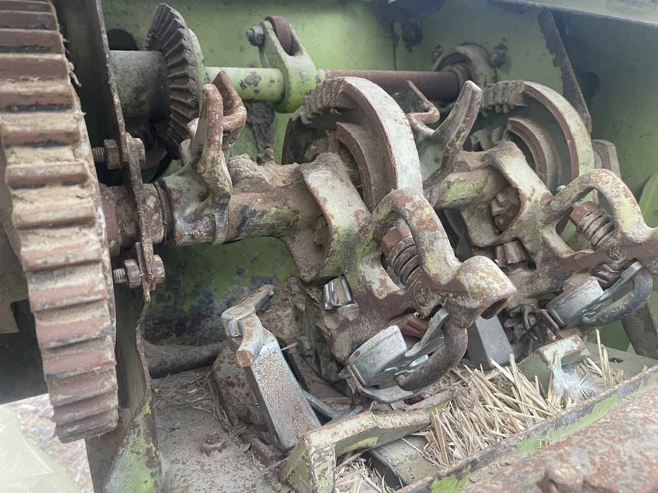 كابسه كلاص 55للبيع نضيفه وشغاله شرط الكبس السعر 3ملاين وبيه مجال حك الجيه مكانه دوانيه السنيه ***********
