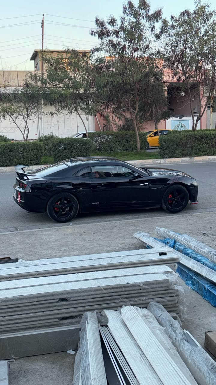 كمارو 2012  محرك 6 سلندر 
سنوية ٢٠٣٠ 
بطاقة بانزين
تبريد ❄️ ثلج
اوتماتيك 
سياره محرك كير كهربائيات كله بشرط 
محرك مبدل العام يعني فول 
شفتات ستيرن 
شاشة اندرويد 
سبايلر zl1
شرط تحويل 
مكان كركوك ***********
سعر ٩٥ بي مجال كلش بسيط كلش نظيف سياره مال جناي كركوك, العراق
