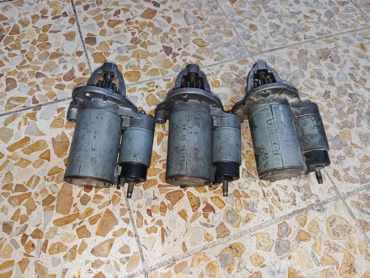 سلف عدد 3 للبيع كلهن شغالات حاوية السعر 100 قفل رقم ***********
