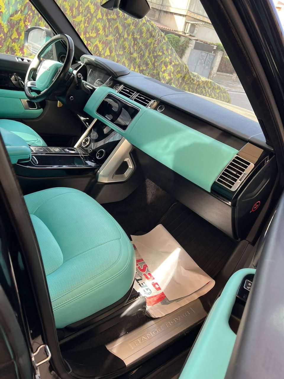 السلام عليكم ✋🏻
رانج روفر فوك 2019 🔥
٨سلندر سوبر ✈️
ماشيه 43الف بعدها جديده كلش
لون اسود 
داخل لون فيروزي مميز 🩵
بدون صبغ ✋🏻
بدون ايرباك ✋🏻
فقط جاملغ مبدل نفس لون 
صور سونار وياها 

سعرها 425 ورقه وبيها مجال 

شراي يتصل /***********
