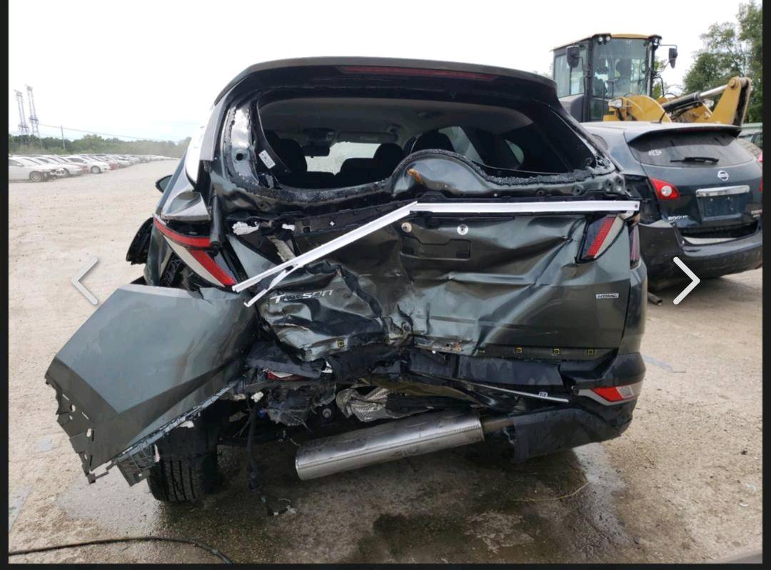 سلام عليكم 
توسان موديل 2023
صور الحادث موفق بلصور 
ماشيه ١٥ الف 
٣ قطع صبع 
بغداد الامين الثانيه 
هاتف ***********
(السعر 165 وبيه مجال )