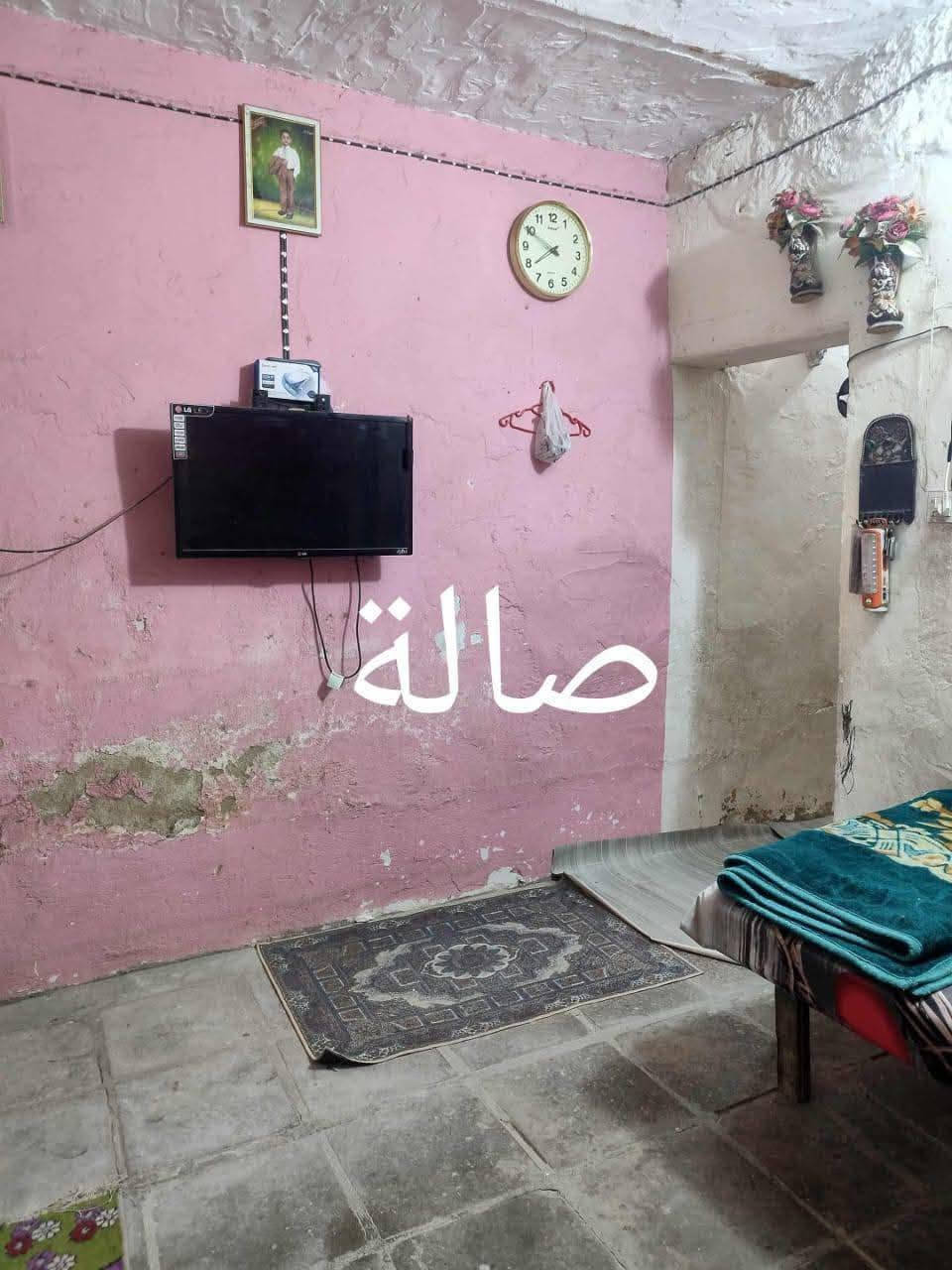 السلام عليكم
دار للبيع طابو صرف مطلوب للمصرف  العقاري ٨٨ يباع بتطلوعة ١٥ مليون اقصادة الشهر ٤٦٨الف العنوان ابو صخير شارع السايلو قرب مدرسة الجوهرة  مقابل شارع اعدادية الابراج#ملاحضة الدار مأجر ٢٠٠ الشهر 
 المساحة ١٠٠ م الاستفسار الاتصال على الرقم ***********
