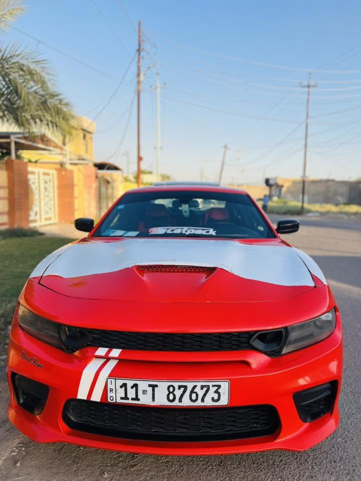 Dodge Charge        على بركه الله جارجر موديل اصل16  اصل
السعر140 مجال كلش بسيط  سياره مال جناي 
استفسار  على الرقم  ممتواجد ع النت اكرر ممتواجد ع نت  علماً  سياره  تغير لون 
***********
     

المحرك: 3.6 لتر Pentastar V6
* القوة: 292 حصان
* العزم: 353 نيوتن.متر (260 lb-ft)
* نوع الوقود: بنزين عادي (Regular).   

    أوتوماتيك 8 سرعات
* نظام تبديل يدوي AutoStick.   

صرفية الوقود

* داخل المدينة: حوالي 19 MPG (حوالي 8 كم/لتر).
* على الخط السريع: 31 MPG (حوالي 13 كم/لتر).
* المعدل العام: 23 MPG (حوالي 9.8 كم/لتر).   

    جنوط ألمنيوم.
* شاشة لمس Uconnect.
* بلوتوث.
* كاميرا خلفية.
* مثبت سرعة.
* تشغيل بدون مفتاح (Keyless Enter-N-Go).
* تشغيل المحرك بزر (Push Start).
* مكيف أوتوماتيك ثنائي المناطق

أنظمة الأمان

* 6 وسائد هوائية.
* نظام مانع الانغلاق (ABS).
* نظام الثبات الإلكتروني (ESC).
