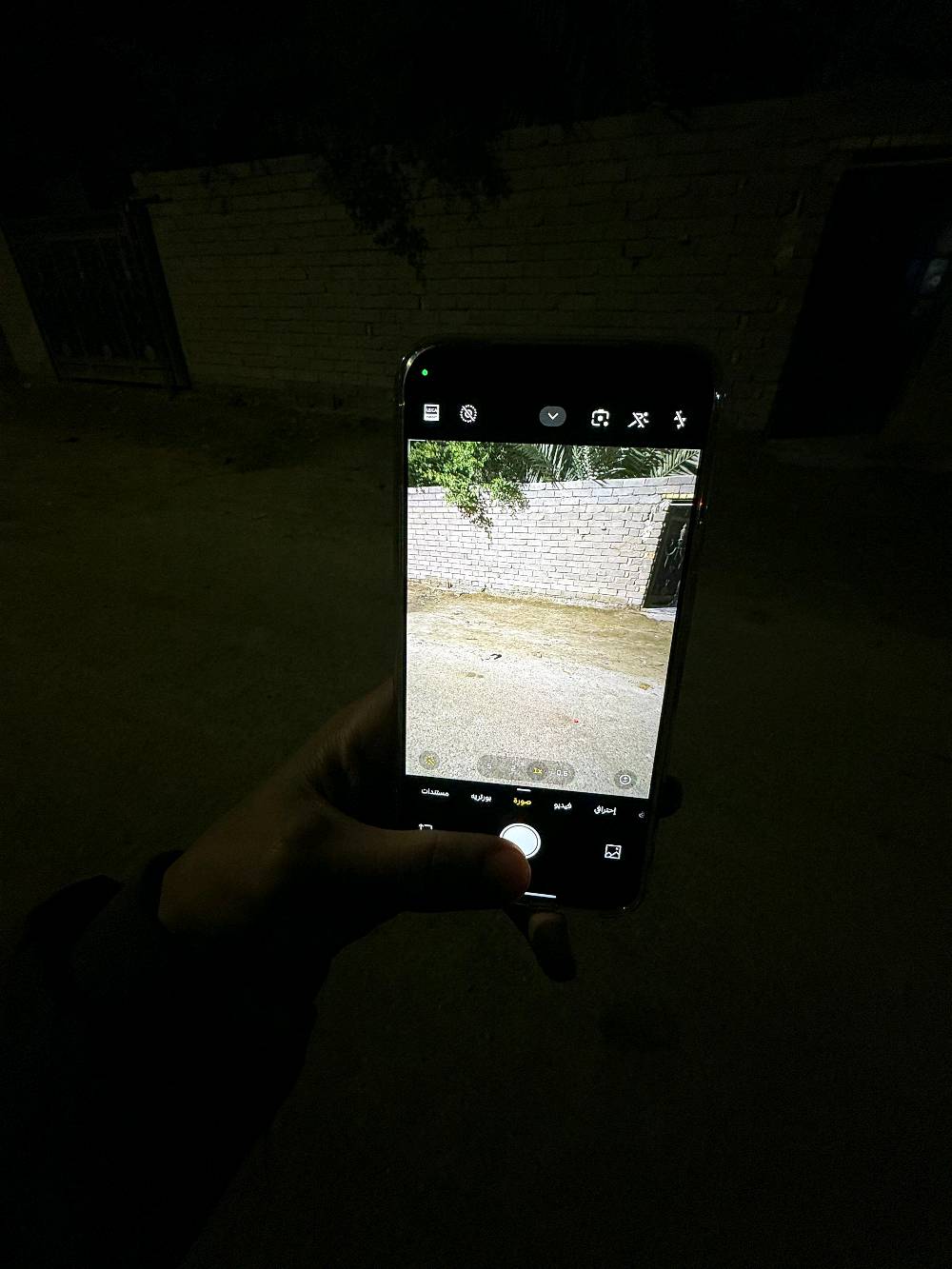 موبايل Xiaomi 15t pro الذاكره 512 لون تيتانيوم البطاريه 100% الجهاز شخص مابي ما عدا الكسر بالعدسة مال الكاميرا وما مأثر بشكل كبير على الكاميرا تصور طبيعي مكاني البصرة قضاء المدينة 