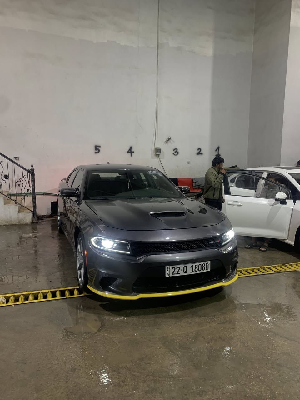 Dodge charger 2023 Gt

عداد  المسافة  ٦٧ mi الف 
حادثه  موضح بالصور 
رقم  اربيل   دخول  جديد  السياره 
 مكفوله  لغد  وشاصي وايرباگ 

سعرها  ٢٣٥$
*********** بي واتساب
