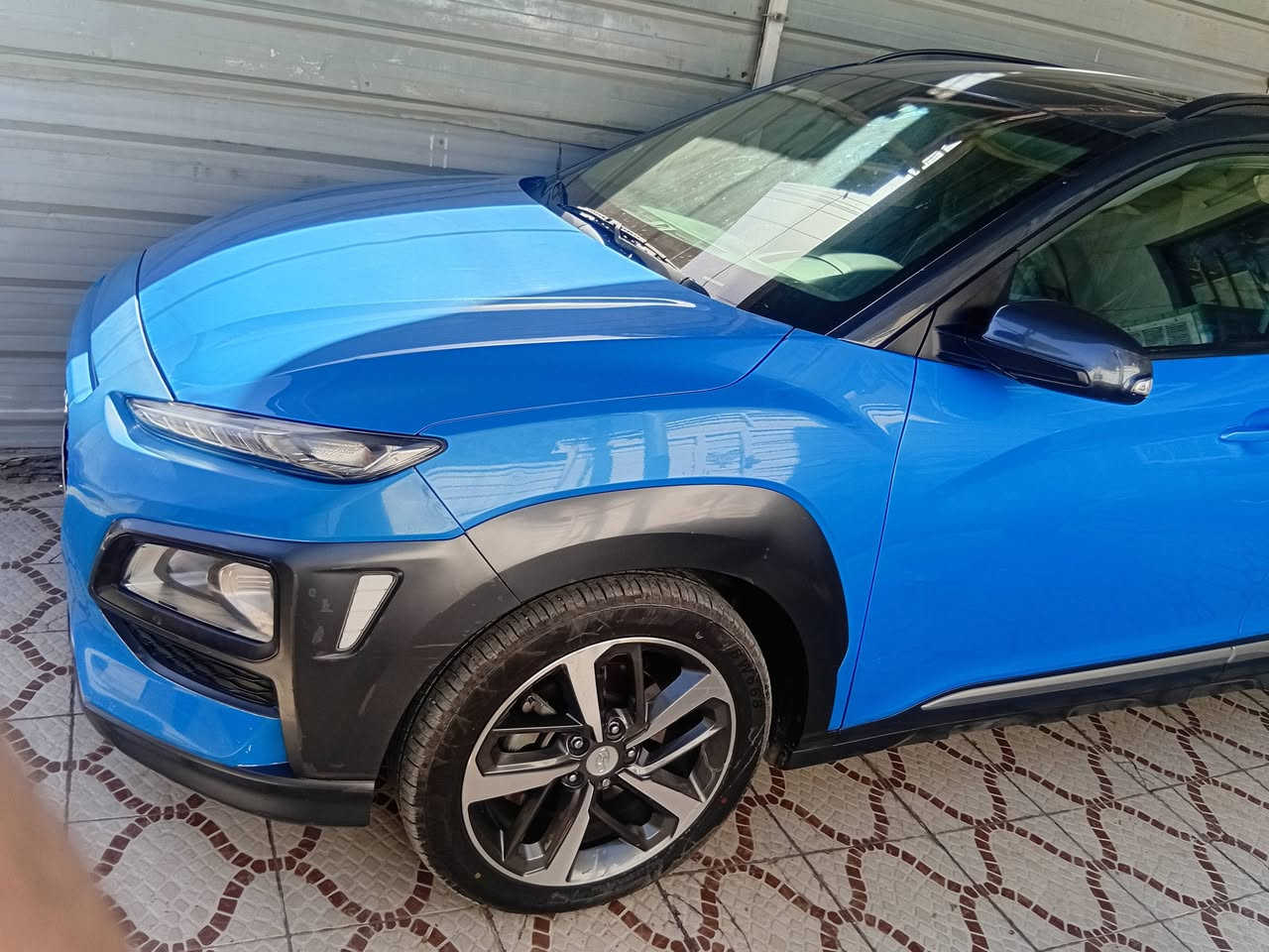 السلام عليكم سياره كونه للبيع موديل ٢٠١٨ سياره فول مواصفات تدفئة كشنات وتدفئة استيرن فور ويل صبغ جاملغ الأمامي الايمن والدعامية بدون دواخل سليمة من الايرباك باسمي رقم بغداد مكاني بغداد والسعر ١٤٠    رقم التلفون ***********
