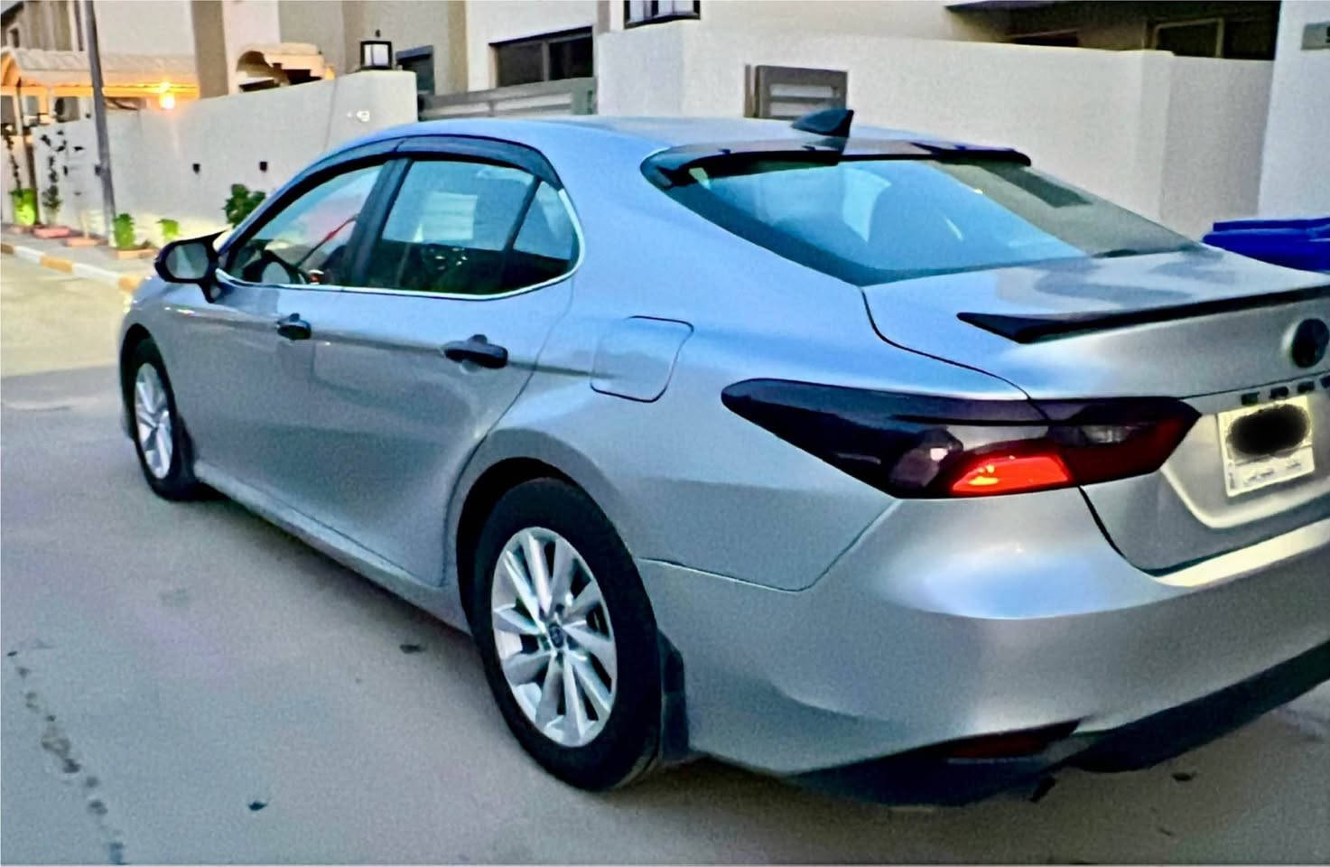 ‎السلام عليكم 
‎تيوتا كامري هايبرد 2023
Le
‎ماشيه 70.000 الف كيلو 
‎حادث صندوق فقط بدون ايرباك
220$$ 
‎ *********** بغداد بغداد, العراق
