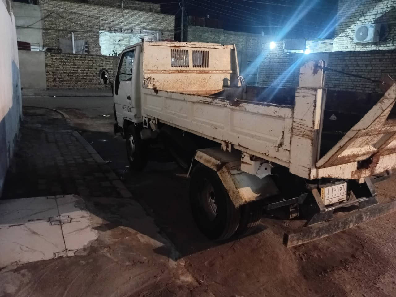 سلام عليكم كنتر تيوتة داينا قلاب بلادي دبل شاصي مكفول محرك يبخرB14 بدي مكفول رقم ميسان الماني مكاني العمارة 
رقمي ***********شراي رمشلي واني اتصل عليك
