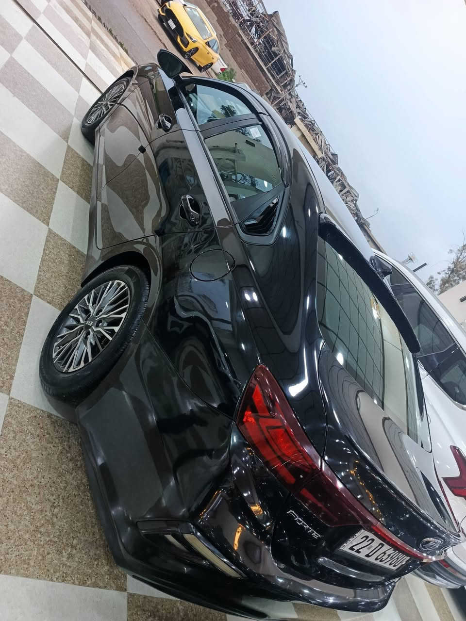 السلام عليكم فورتي موديل 19 للبيع قطعتين بخ فقط جاملغ وباب بجم صندوك كبس سياره كود واحد. مكينه كير شرط السعر 135 بيها مجال سياره جاهزه ***********
