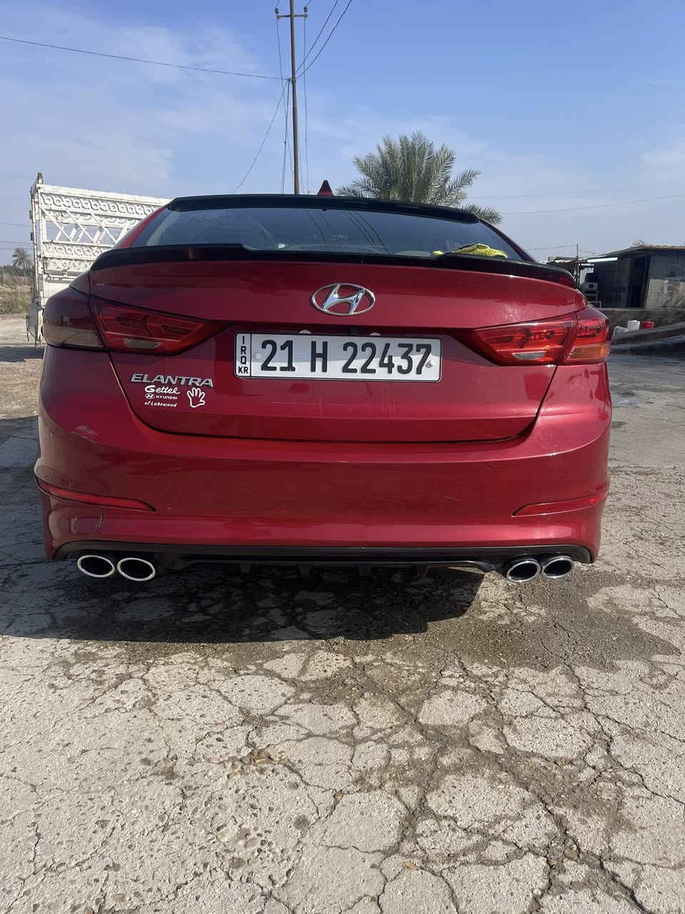 سلام عليكم 
الانترا ٢٠١٧ وارد امريكي 
رقم سليمانيه هزه ورقم وسنويه جدد قبل شهر رقمتها 
بيها منضومه غاز 
حداديه وباتري وتواير جدد السياره نضيفه وحلوه متصرف عليها الف 
بيها بس البنيد صبغ  
مكانها بغداد  المحموديه ناحيه الرشيد 
اعتذر من المراوس بيع فقط 
السعر ١٣٠
***********
