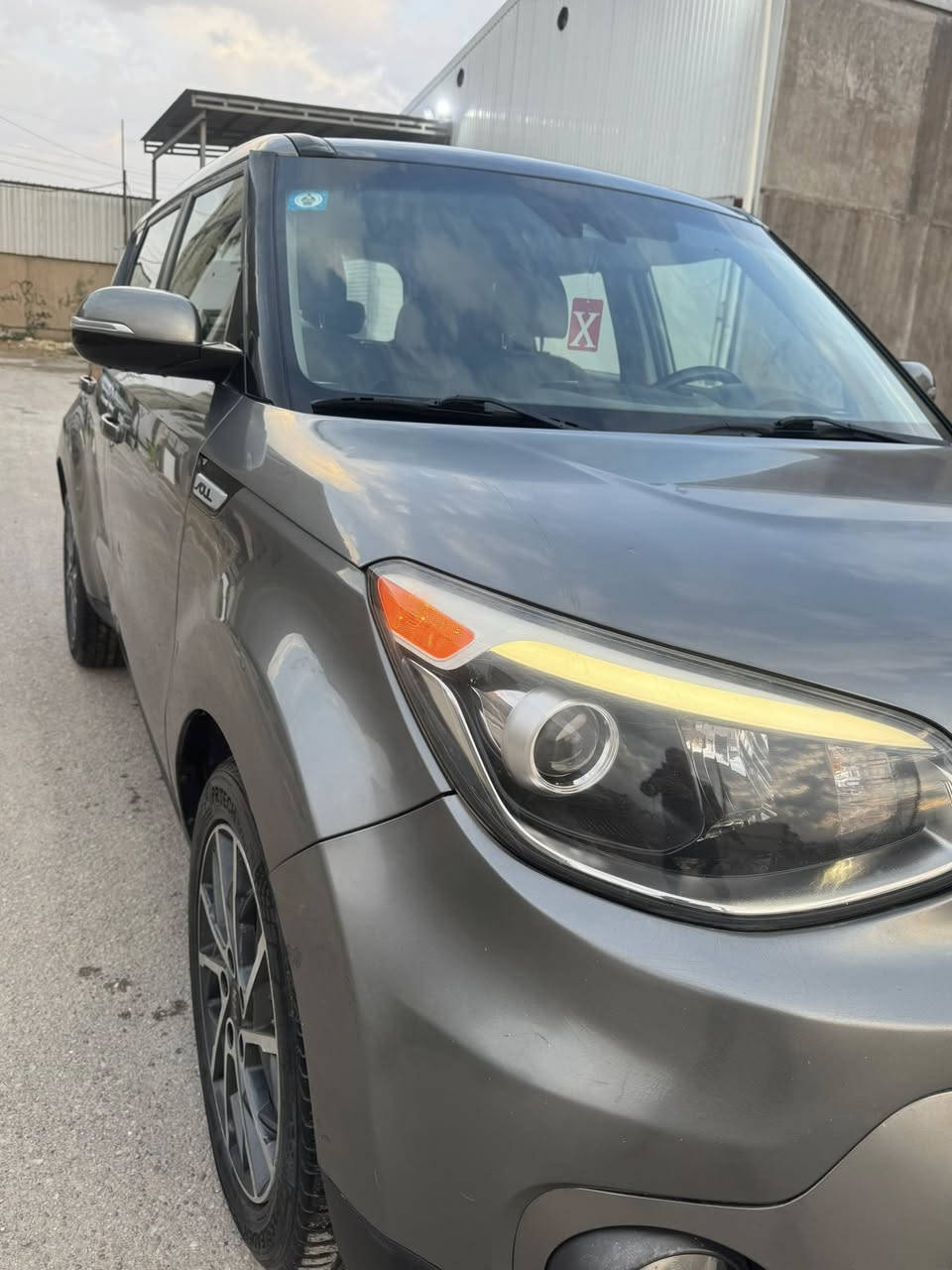 كيا سول موديل 17 فول موصفات رقم بغداد حادثها جاملغ خلفي وشوية بارد بالباب بصف السايق كير محرك 2000 مامفتوحات تبريد تدفئة صدر امامي خلفي جديد ترايها زيرو السونار مرفق
الموصفات 
بانوراما/بصمة كشنات الامامية كهرباء والخلفية قلابة/ رادار امامي / سياقة ذاتية / ستيرن تدفئة /كشنات تبريد تدفئة الامامية والخلفية / اشاير مري شفط/ نقطة عمياء/لد امامي خلفي/شاشة كبيرة كار بلي مع 8 سماعات هارمن مع دمام بلادي خلفي/ زينون عالي ناصي الاصلي نهار بالليل 
مكاني بغداد الدورة ***********
السعر 128 وبيها مجال بسيط السيارة بأسمي
