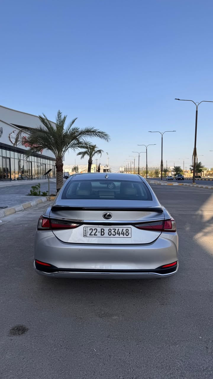 لكزس ES250 2021 أمريكي 

تجي بانزين فقط بدون هايبرد 
ضربة أسفل الدعامية، مبدل الدعامية وبارد فقط خشم بنيد، بدون إيرباكات، شاصي سليم.
سياره ماشيه 80 كيلو 

شاشة كبيرة، تبريد وتدفئة كشنات، مواصفات بعد مذكرتها، سيارة نظيفة ومرتبة .

مكاني الانبار الفلوجه 
السعر 275 ورقه وبيها مجال للشراي 
***********
