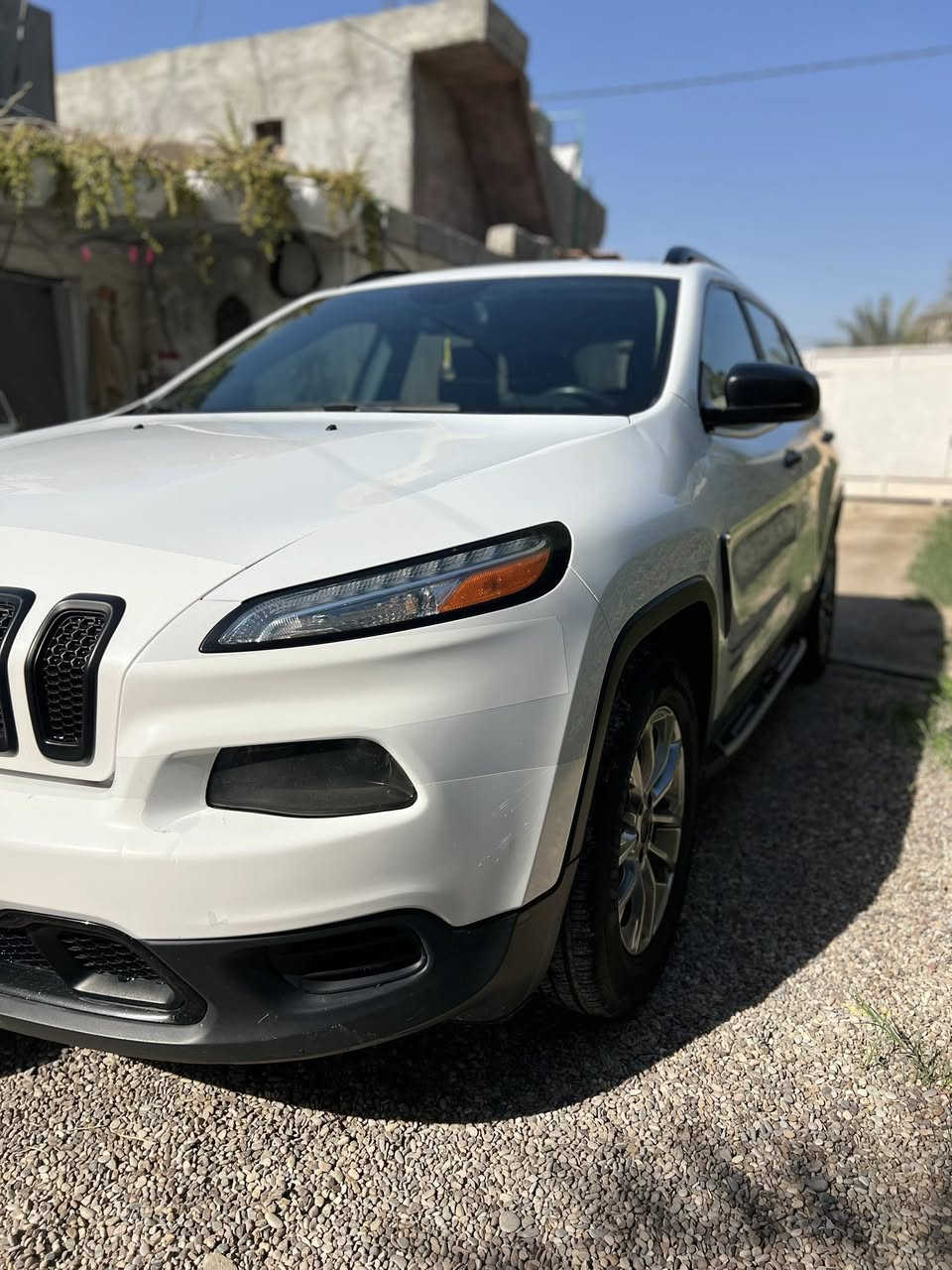 سلام عليكم
جيب بزون 2017 
مكان ديالى المقدادية
ضرر جامرولغ خلفي و باب صندوق صبغ يچم كبس
بيهة دعجة خفيفة بجامرولغ السايق ما مبينة 
رقم بصرة بأسمي مشروع وطني تحويل بأي مكان ثاني يوم 
گير محرك تبريد كفالة دهن اصلي 
منظومة زينون شمسي
ادامة كاملة لمنضومة الاحتراق و فيت بم كاربيد 
سعر 115 و بيهة مجال 
ملاحظة / دبلات امامية تعبانة و اذن مكينة و اذن گير 
***********
