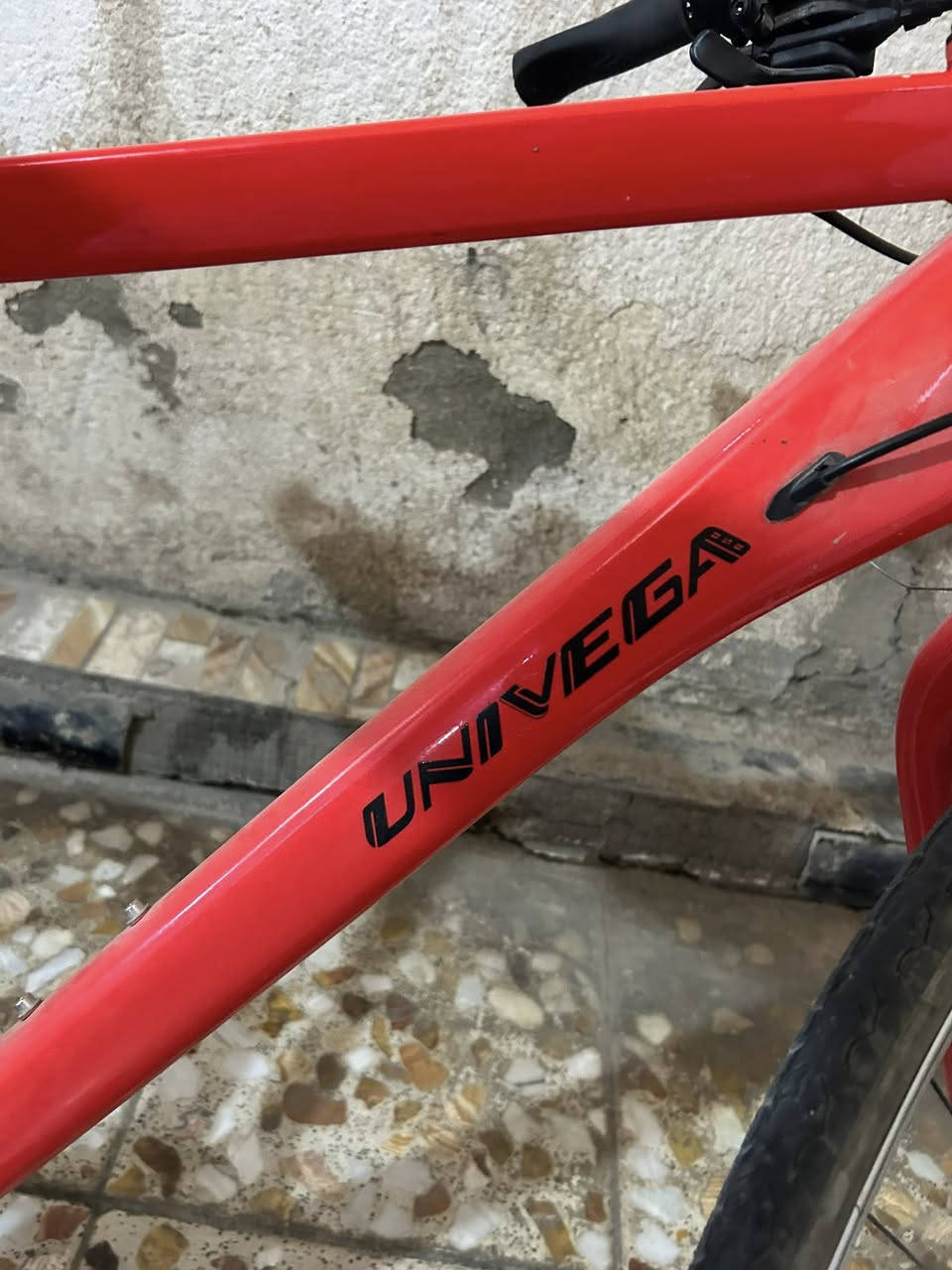 باسيكل يونڤيگا امريكي c700
استعمال قليل كير وبريك امامي وخلفي شغال 
مبدل بايدر گير 2 بدل 3 يعني ما يأثر عليك بالمشي
السعر 175 الف وبيها مجال للشراي


**إذا كنت صاحب هذا الإعلان وتريد حذفه لأي سبب، رجاءا أرسل رسالة إلى الدعم الفني**