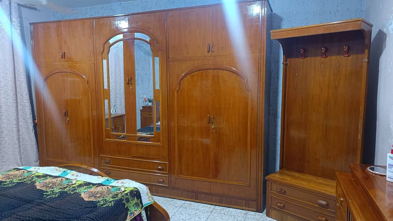 غرفه تسكام صاج داخل وخارج ام السته طابقين ظهر جرجوبه نظيفة كلش صاج بورمي سقف وقاعده بلوك  مكاني محاويل للاتصال ع الرقم ***********
