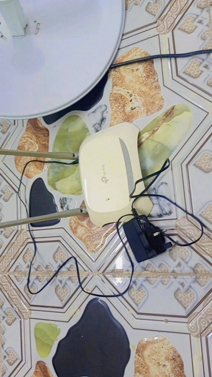 صحن مع راوتر للبيع في العماره السعر 100 ألف الاتصال عل هذا الرقم ***********
