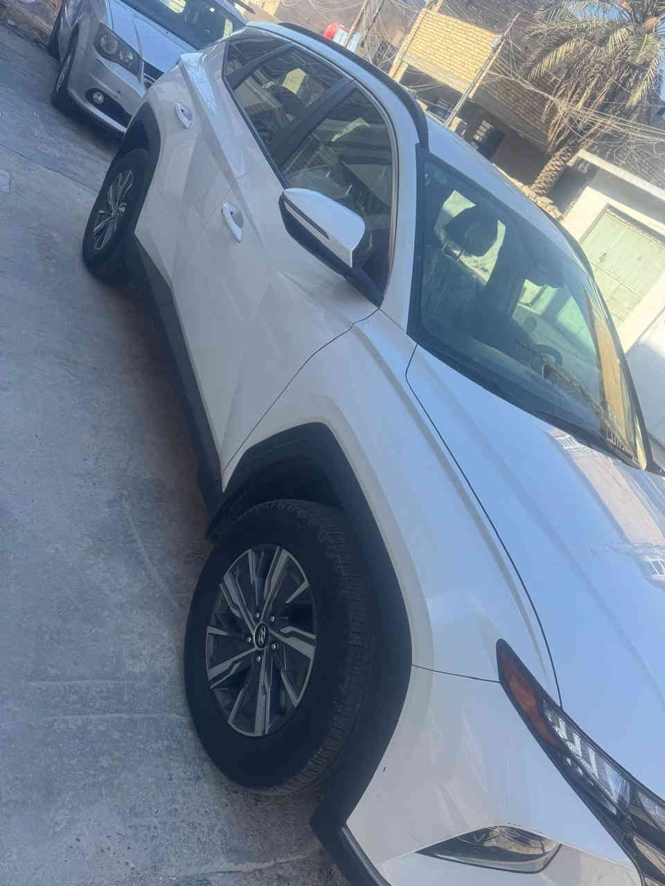 سلام عليكم لبيع توسان هايبرد موديل 2022 رقم بغداد بسمي ضربه بسيطه واردامريكي  واتساب ***********سعر 173 وبي مجال بسيط بدون ايرباك
