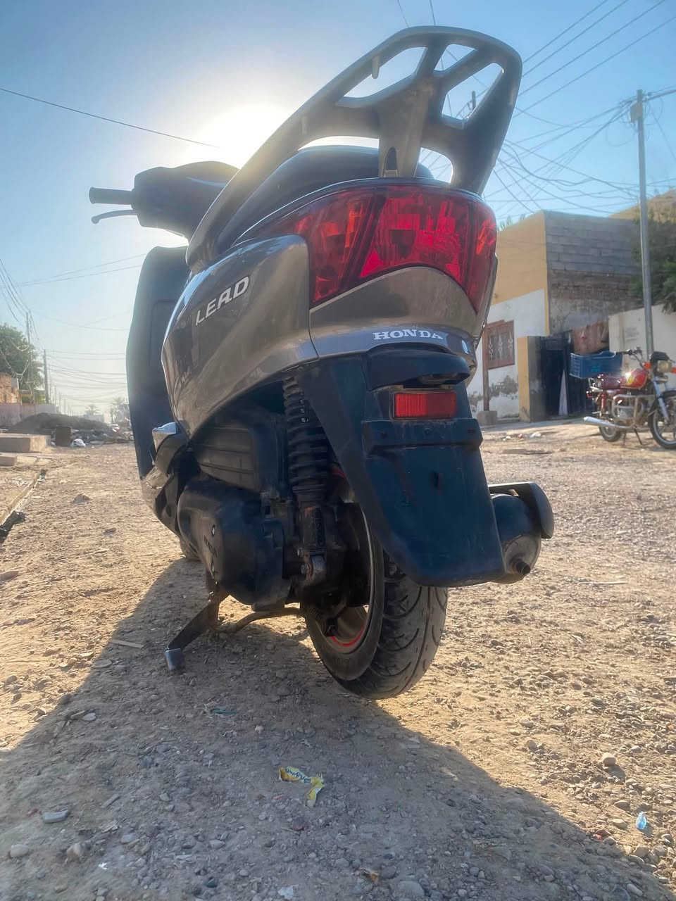 س ع ليدي حديث مفتوح مكينه خرسه  مابيه اي نقص فقط واير سرعه.  كهربايات طوافه اشاير لايت كله شغاله

***********
