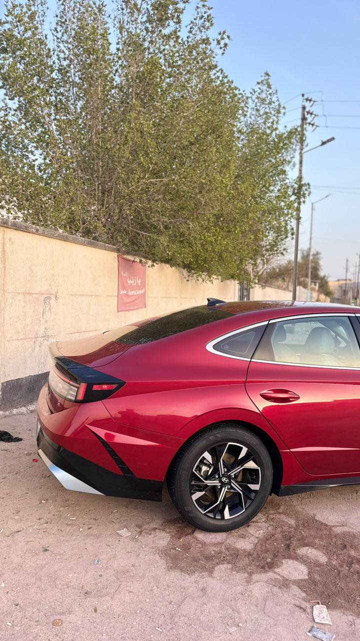 السلام عليكم 
سوناتا موديل2025
ماشيه 24 رقم بصرة معوقين شرط الوكالة العامة
مواصفات
شاشه 
كامره
لايت عدسات
بصمه
رادار امامي
رادار خلفي
رادار جانبي
لد امامي خلفي
ويل كب
توقف ذاتي 
قياده ذاتيه
تنبيه خروج عن المسار
تحديد مسار 
فول تحكم ستيرن
كشن السائق كهرباء
تدفئه بالكشنات
تدفئه بالاستيرن 
داخل  ابيض
شفتات 
كير تعليك
تبريد بيانو لمس
ترحيب عند الاقتراب
صندوق ذكي
تشغيل عن بعد
محرك 2500✈️
تقرير غرق تعمل وتسير شرط الفحص 
السعر:200 وبيها مجال 
للاستفسار:*********** البصرة, العراق
