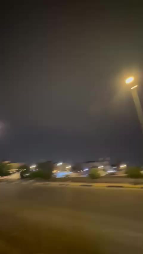 سياره البيع موديل 2015 سنويه نافذ ال 2028 بسم والد يريد تحويل تبريد كلشي شغال كهربأيات كلها شغاله كير ومكينه توه مبدل كلشي بيهن سعر 36 قفل  ***********  سياره نضيفه عليها هئيه 120 ع مشتري سياره ترايك الكربلاء مكاني ابو الخصيب بهادريه
