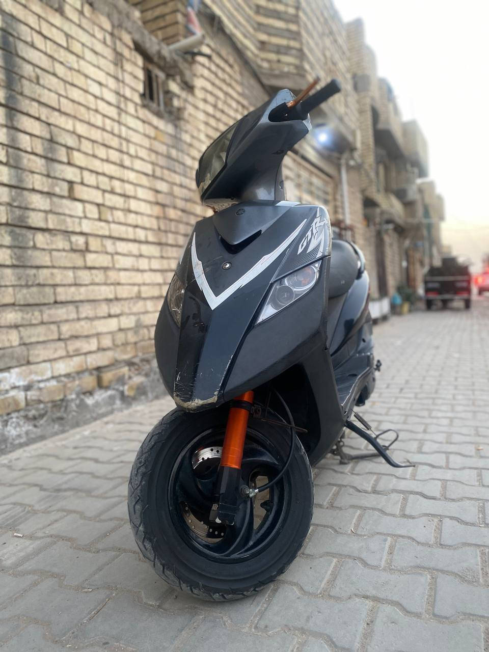 سلام عليكم ثغلب لبيع كفاله عامه دراجه بلاديه وبيها تزويد يدات بريك دبلات امامي وخلفي وكلجات رياضي بلادي من شركه دراجه خير من الله شلعه ومعدل جيب فيتر وافحص سعر 850وبيها مجال مكاني بغداد شعله 
رقمي ***********
