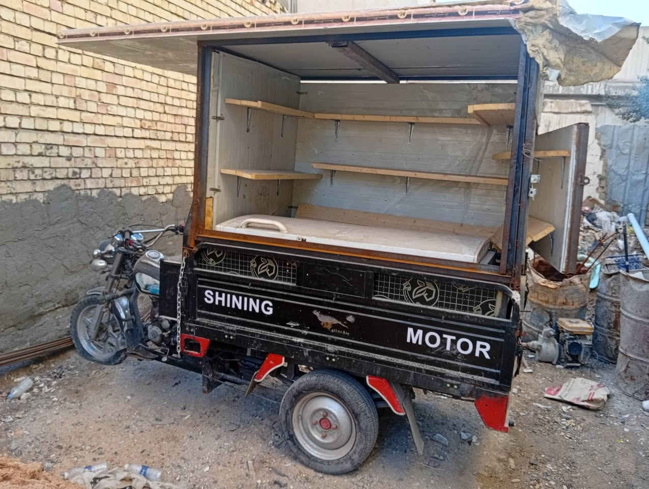 ستوتة للبيع موديل ٢٠
كشك متنقل بيها رفوف وفوك وصفحة كله سندويش تصلح مثل بسطية ( چمبر) على شارع عام وخير من الله جاي وماء ورصيد تبيعون بيها 
و حلويات وجبس 
نظيفه الستوتة وبس بيها شوي محرك نضوح يتصلح ٢٠ ألف وكلشي ما ناقصها العنوان دورة سعر مليونين و١٥٠ ألف أوراق أصولي شرط ترقيم للاستفسار ***********
