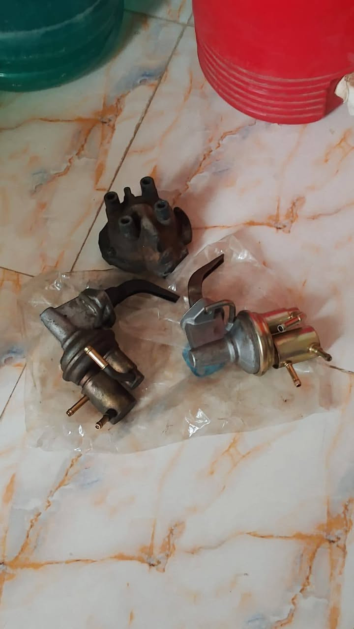 السلام عليكم سجه مال جام خلفيه جهة اليمنه جديده غير مستعمله وياها يدتها هم جديده الله شاهد الاصليه فيتبم عدد ثنين اصليات واحد جديد غير مستعمل وثاني مال تفصيخ شرط الشغل وقبق ديلكو اصلي مال تفصيخ هم شرط الشغل وسعار الغراض مناسبه الشراي يتصل *********** العنوان بغداد حي الجهاد
