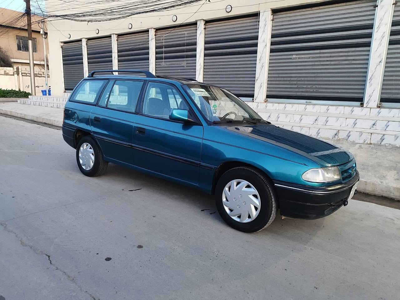 استرا موديل (95) حجم (16) 

مال بيت ومال جناي  مكينة مال كصة جديده 
كير شرط طخمها شرط سياره مال جناي ومال
 بيت مصروف عليها كيجات كهربائيات كلها شرط
 شغالة طخم تاية ويل  جديد سترين بور قفل مركزي
 كلها شرط صبغ جمالية مال تقحيل علئ مود الهزه  والباقي
 شرط بسم الشرعي تحويل ثاني يوم 
 

مكاني الأيسر ***********،،،،،***********
