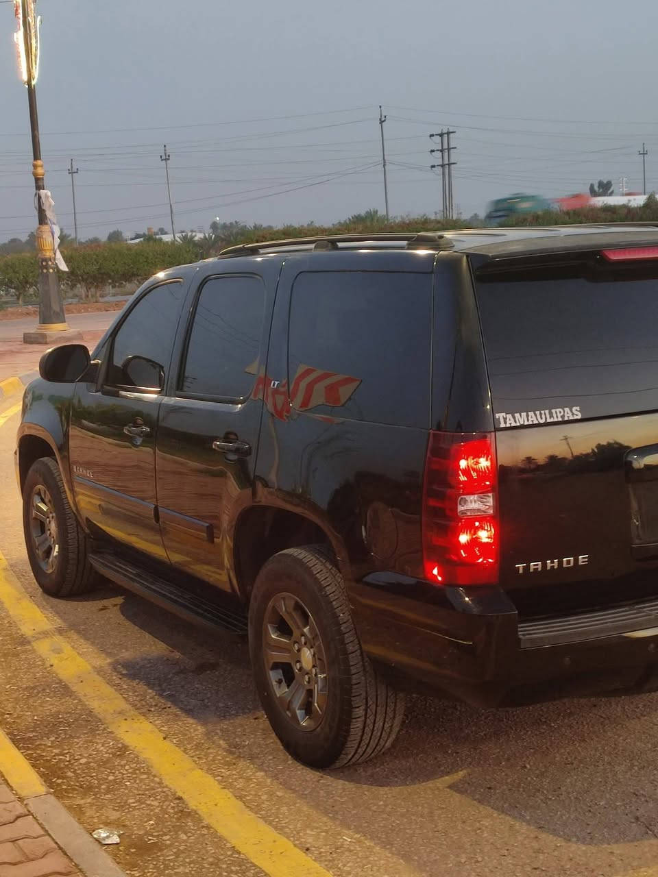 شوفرليت تاهو أدوات
كص قماره

الموديل: 2009 
المواصفات 
نص فول 
مقاعد جلد 
داخل أسود 
أدوات أدوات ادوات
السعر 75 ويه مجال 
البيع فقط بدون مراوس 
اي استفسار لتصال
***********
مكان السياره بابل الحله
