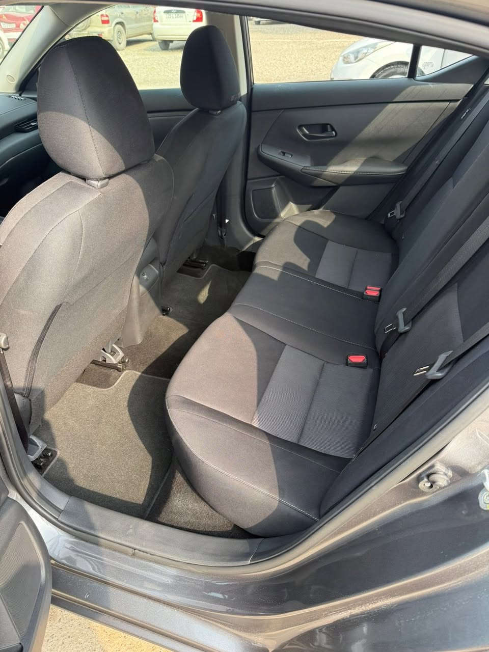 سنترا 2024 ماشية 10 الف موصفات SV سيارة بيه بونيد وجاملغ سائق صبغ فقط وجاملغ خلفي بيه تعديل بارد قليل سيارة بدون اثر دواخل شواصي سليمة ارباك سستم شركة راجع  سيارة 🚘 بدون رقم تترقم شمالي فقط 
مكان سيارة كركوك رحيماوه سعره 134 بيه مجال للطيبين
***********
