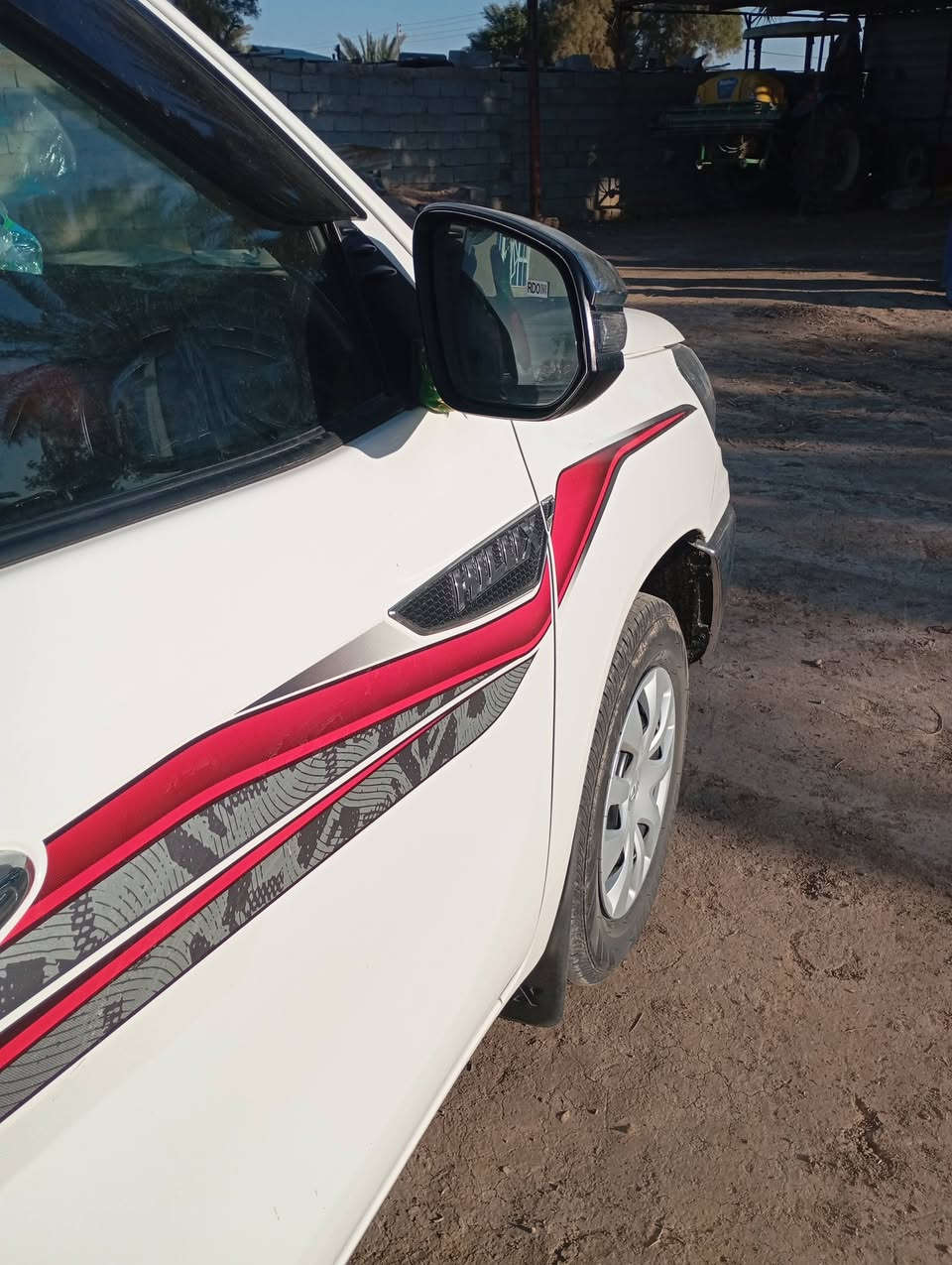 سلام عليكم هايلوكس مديل 25رقم واسط كير عادي ماشية 3000كفالة عامة السعر اتصل***********
