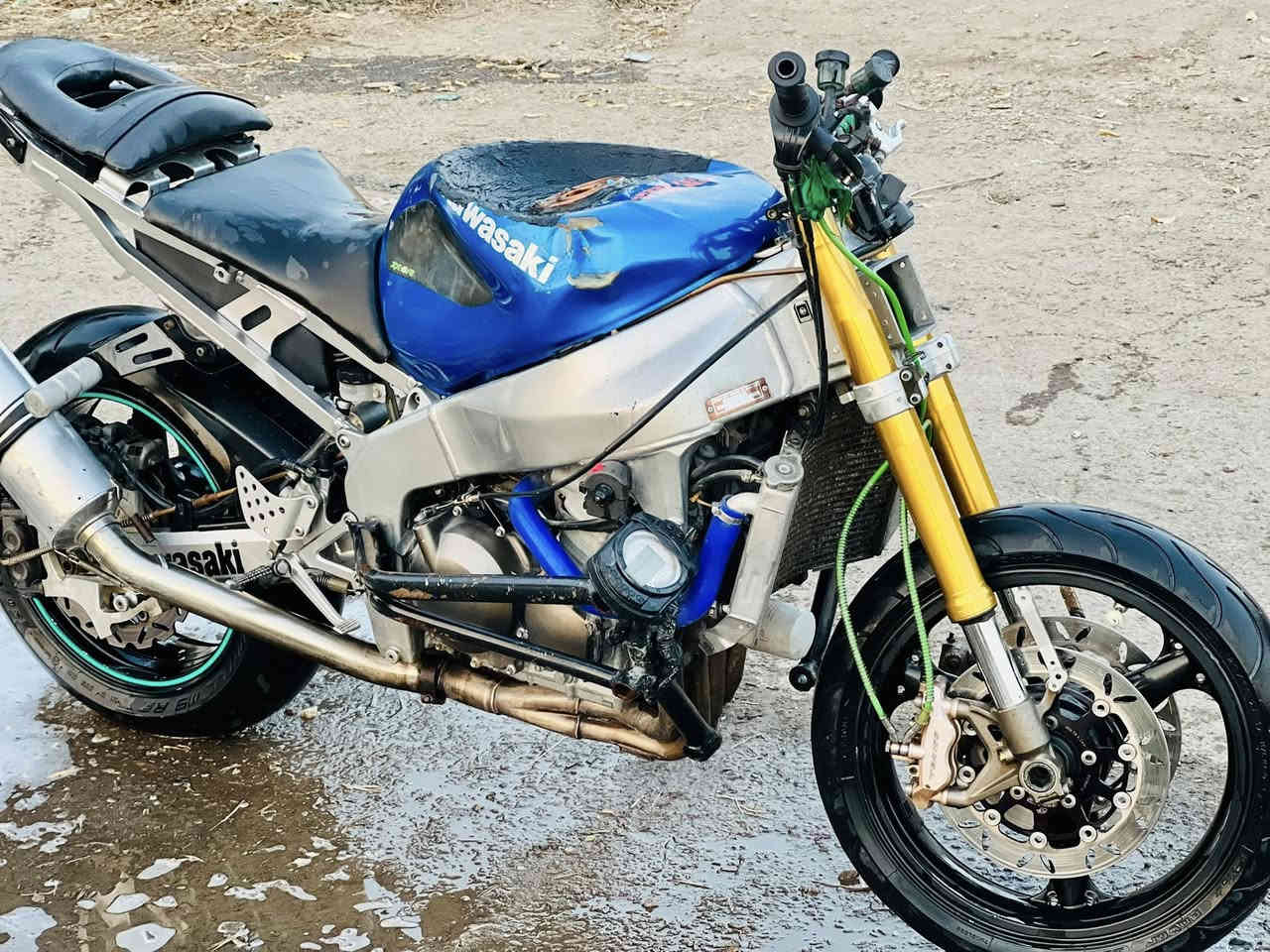 السلام عليكم كاوسكي 636  2004 مكينه مكفوله دراجه نضيفه بس عايزه شغلات قليله كلش وما فارغيلهه مستعجل علا بيعتهه مكان بغداد الزعفرانيه ولشراي بيه خير ويدلل ***********
