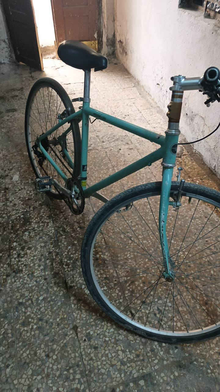 بايسكل حجم 27 مال سباق نظيف مكينة جديدة بريك كلة شغال سعر ٨٠ وبيه مجال للطيبين مكاني عمارة الماجدية شارع الملعب قرب الروضة 
الي ريده يجي خاص


**إذا كنت صاحب هذا الإعلان وتريد حذفه لأي سبب، رجاءا أرسل رسالة إلى الدعم الفني**